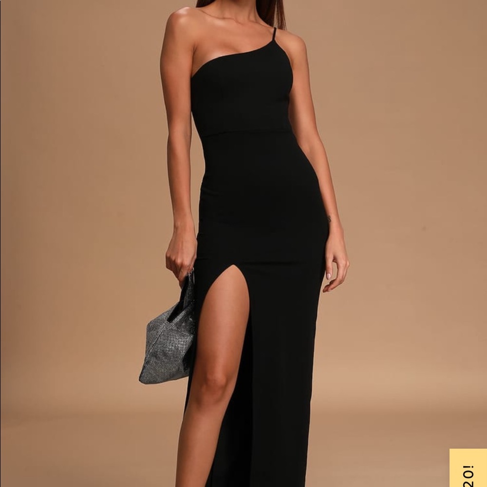 Lulus Keeper of My Heart Black One-Shoulder
Maxi Dress